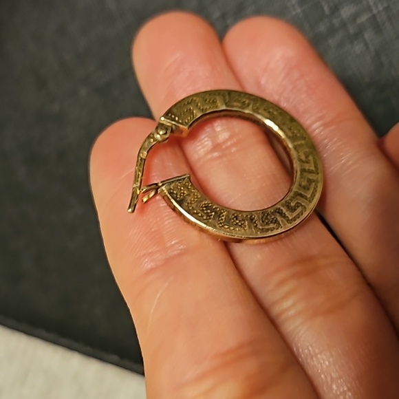 Hoops - Picture 3 of 4